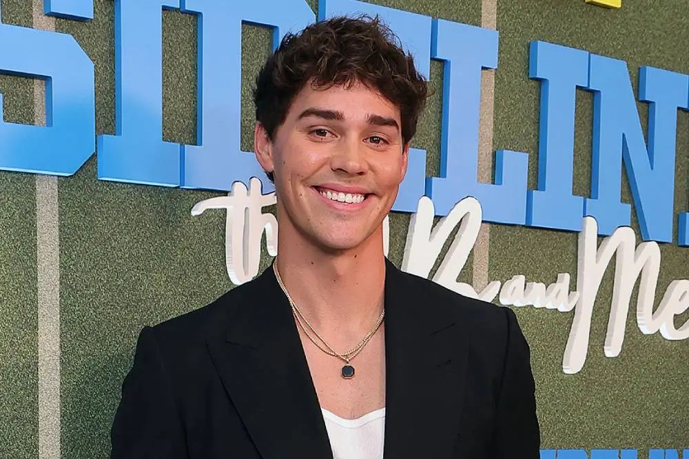 Noah Beck
